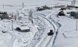 Van'da kardan dolayı kapanan 390 yoldan 355'i açıldı