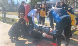 Yaşlı adamı 'Neden selam almıyorsun' diyerek bacağından bıçakladılar