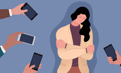 Her iki kadından biri dijital şiddete maruz kalıyor!