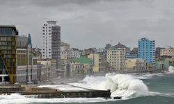 Trump, Küba'nın "çok yakında düşeceğini" iddia etti