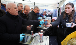 Başkan Bozbey çarşı esnafıyla bayramlaştı