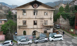 Bursa'da 156 yıllık tarihi bina yangında zarar gördü