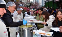 Başkan Erkan Aydın Kiremitçi’de vatandaşlarla iftar yaptı