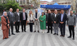 Anahtar Parti'nin Bursa'da dağıttığı 200 bin ata tohumunu 2 saatte tükendi