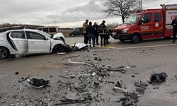 Üç aracın karıştığı kazada 2 kişi öldü, 7 kişi yaralandı