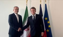 Macron, Pezeşkiyan ile telefonda görüştü