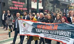 Bursa'da doktorlar yaşam hakkı için yürüdü