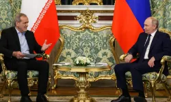 Putin, Pezeşkiyan ile görüştü