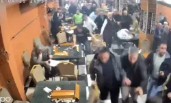 Yüksek ses müzik kahvehanenin camını titretince deprem sandılar