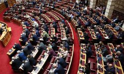 Yolsuzluk krizi: 13 vekilin dokunulmazlığı kaldırıldı