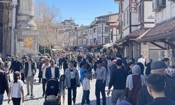 Yerli turist akraba evine sığındı