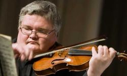 Ünlü Rus sanatçı Türkiye uçağında hayatını kaybetti