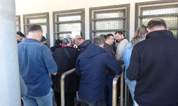 Bursaspor kombinelerine büyük ilgi, taraftar saatlerce kuyrukta bekledi