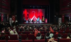 Bursa'da 23 Nisan coşkusu salona sığmadı