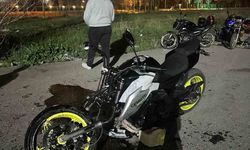 Akrobatik hareketler yapan iki motosiklet çarpıştı: 2 yaralı