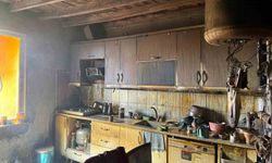 Alevlere teslim olan ev kullanılmaz hale geldi