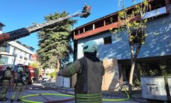 Avcılar'da metruk binada yangın