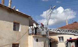 Baca temizlerken bayıldı, çatıdan itfaiye indirdi