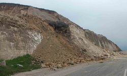 Batman'da heyelan: Üniversitenin yolu ulaşıma kapandı