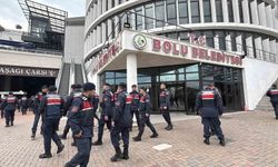 Bolu Belediyesi'nde jandarma ekipleri inceleme çalışmasını bitirdi: Evraklar götürüldü