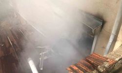 Burdur'da yangında mahsur kalan 2 kadını ekipler kurtardı