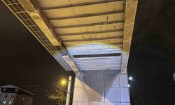 Bursa'da faciaya ramak kala, ağır demir aracın önüne düştü