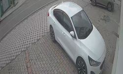 Çarpışan araçlardan biri takla attı, 7 kişi yaralandı: Kaza anı kamerada