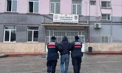 Çeşitli suçlardan 14 yıl hapis cezasıyla aranan şahsı jandarma yakaladı