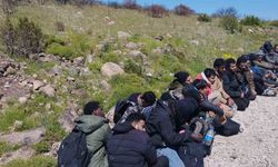 Çeşme'de 36 yasa dışı göçmen ve 2 organizatör yakalandı