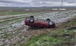 Çorum'da otomobil şarampole yuvarlandı: 3 yaralı