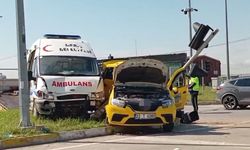 Edirne'de ambulans ile taksi çarpıştı: 5 yaralı