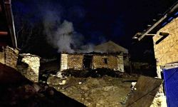 Emet'te samanlık ve ahır yangını korkuttu