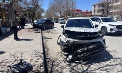 Erzincan'da trafik kazası: 3'ü çocuk 6 yaralı