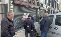 Fren yerine gaza basan sürücü işyerine daldı