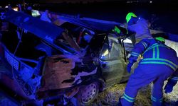 Gönen'deki tek taraflı kazada 2 kişi yaralandı