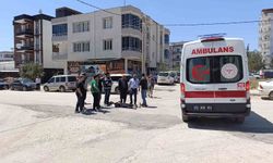 Hafif ticari araçla çarpışan motosiklet sürücüsü yaralandı