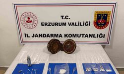 Jandarma Erzurum'da ceylan derisi üzerine yazılmış altın işlemeli Tevrat yakaladı