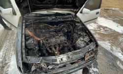 Karaman'da alev alan otomobil kullanılamaz hale geldi