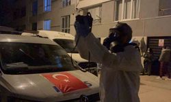 Komşuların kokulardan rahatsız olduğu daireden genç adamın cesedi çıktı