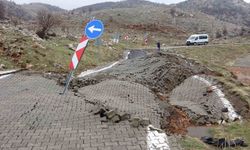 Nemrut Dağı yolunda heyelan meydana geldi