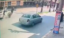Otomobil ile motosiklet çarpıştı, 1 kişi yaralandı: O anlar kamerada