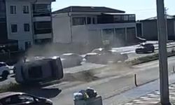 Tekirdağ'da 2'si çocuk 5 kişinin yaralandığı kaza kamerada: 25 metre boyunca taklalar attı