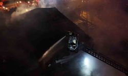 Tuzla'da polyester fabrikasında yangın: Ekipler seferber oldu