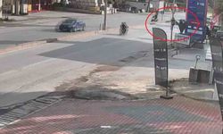 Yaya geçidini kullanmaya çalışan otomobille çarpışan motosikletli metrelerce havaya uçtu