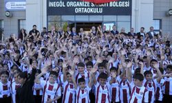 Bursa'da 1100 öğrenciye forma sevinci