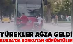 Tramvayın arkasına tutunan çocuklar yürekleri ağza getirdi