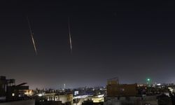 İran füzesi İsrail'in Hayfa kentinde binaya isabet etti