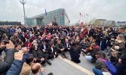 Bursa'da CHP oturma eylemine başladı!