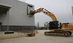 Nilüfer’de 4 bin metrekarelik kaçak depo yıkıldı