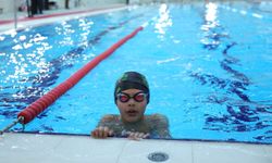 Bursa'da Çocuklar Bayram Coşkusu İçin Kulaç Attı